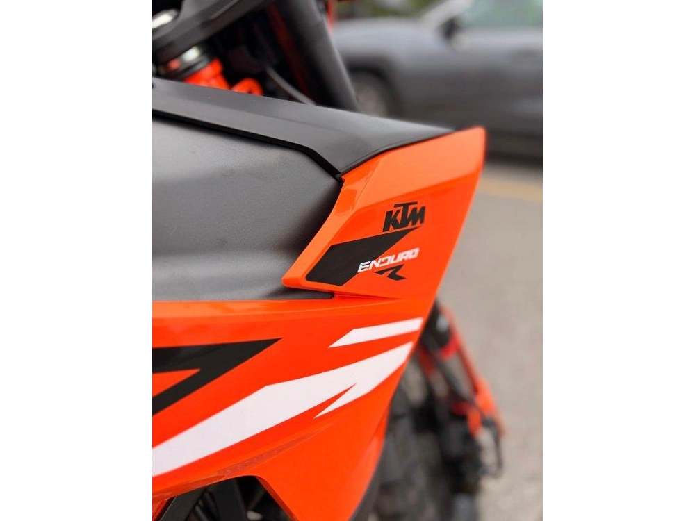 Ktm 390 Enduro R 2026 alt