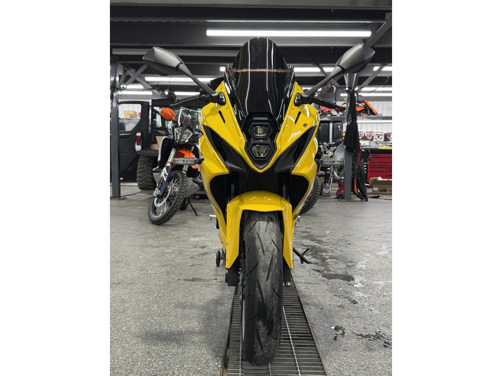 Suzuki Gsx 8r 2025 alt