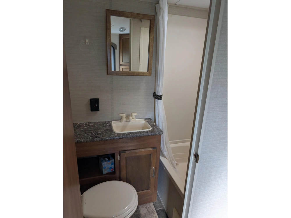 Keystone Rv Springdale 2400bh 2016 alt