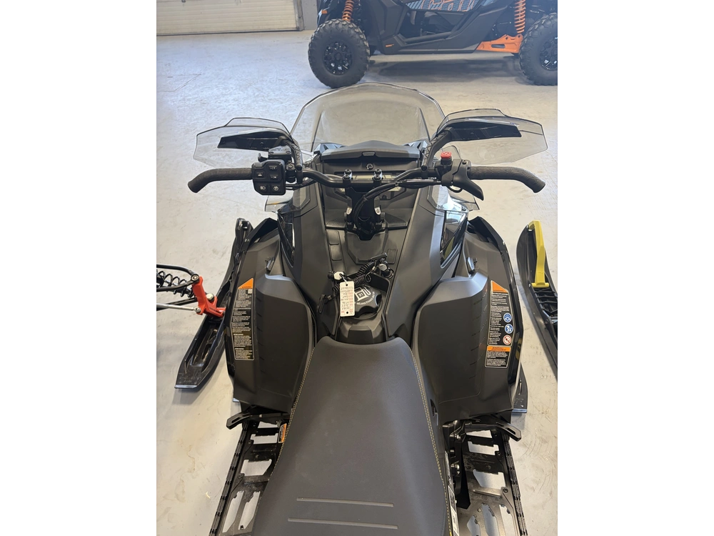 2027 Ski-doo Mxz Adr W/ Blizzard Pkg 137 850 E-tec Ice Ripper Xt 1.25" E.s.