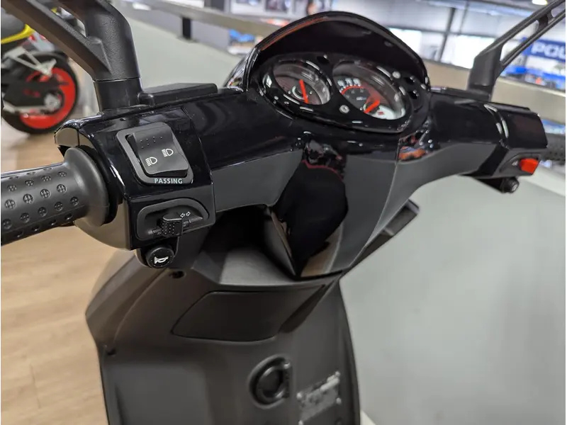 2027 APRILIA SR 50 MT 4T