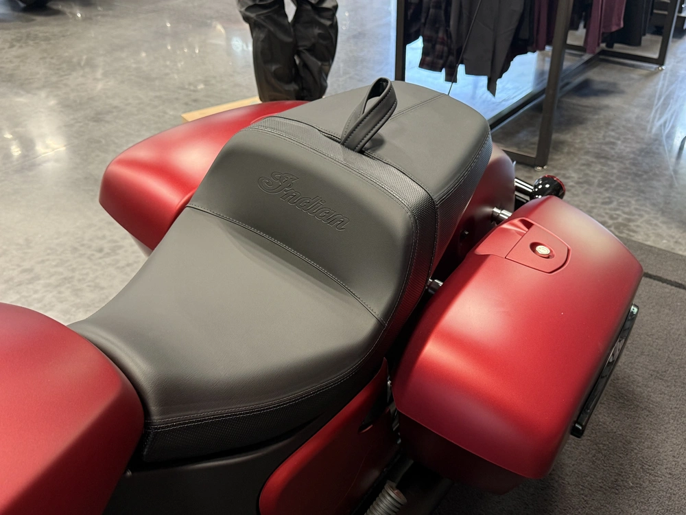 2026 Indian Motorcycle Challenger Dark Horse® alt