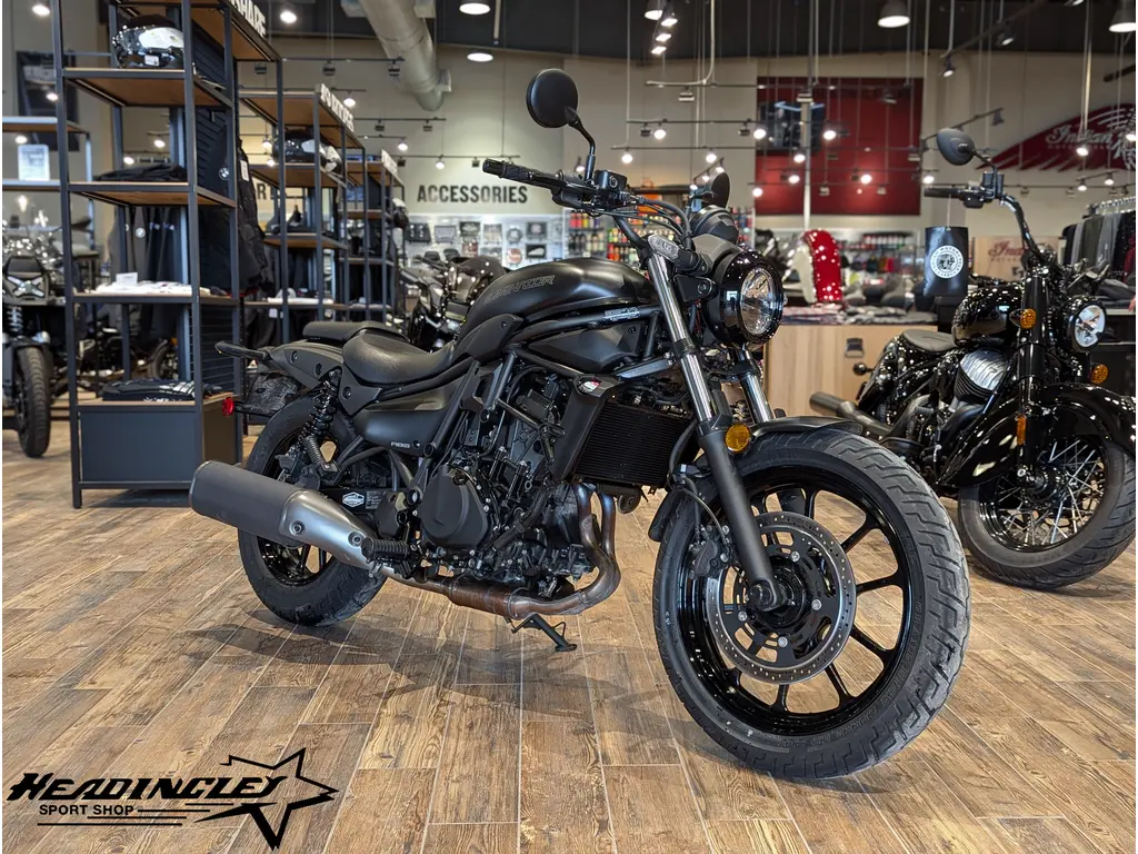 2025 Kawasaki Eliminator 500 // Metallic Flat Spark Black