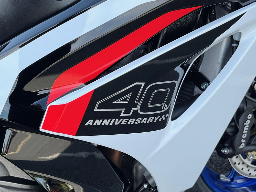 2027 Suzuki Gsx-r1000 alt