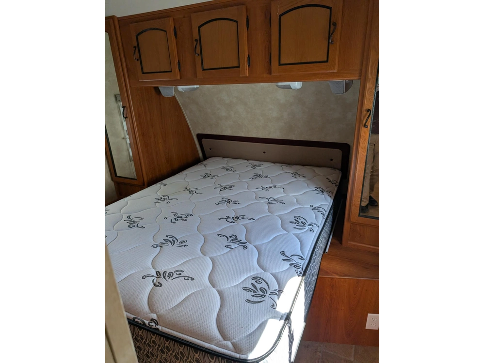 Coachmen Freedom Express 295rl 2012 alt