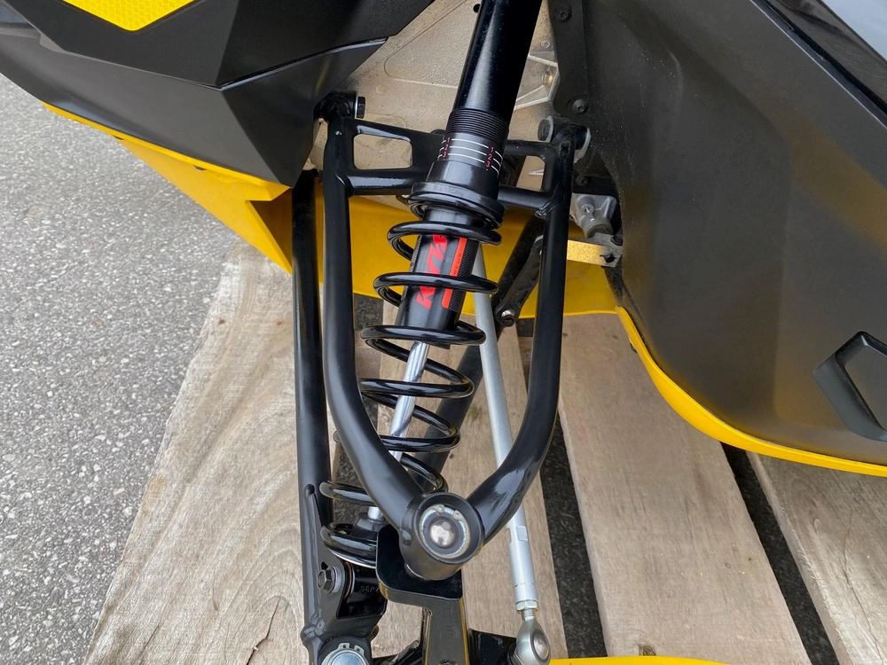 2026 Ski-doo Renegade X 900 Turbo R alt