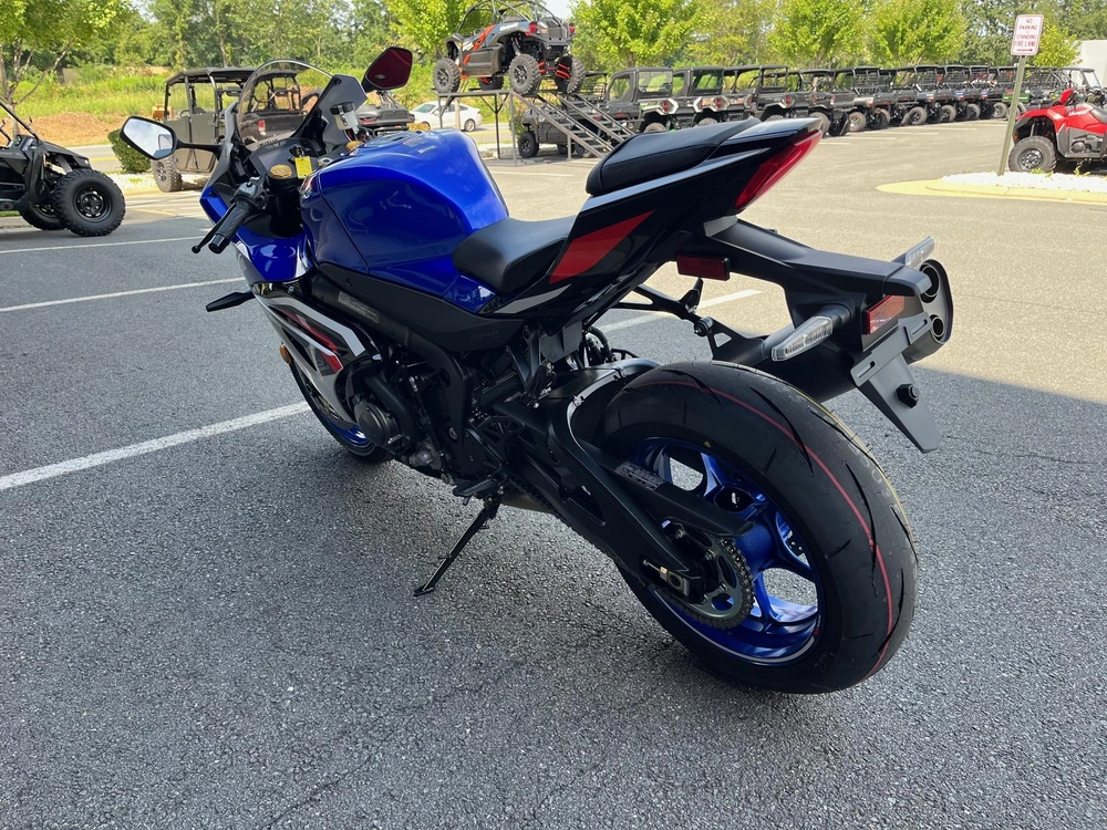 2027 Suzuki Gsx-r1000 alt
