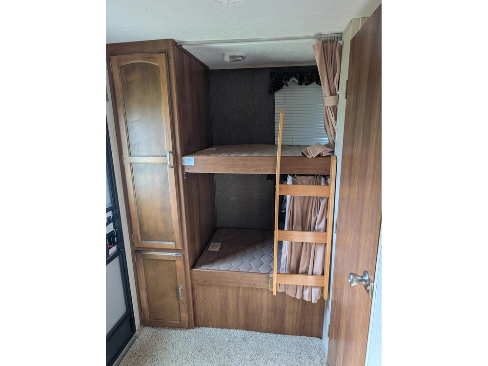 Keystone Rv Springdale 2400bh 2016 alt