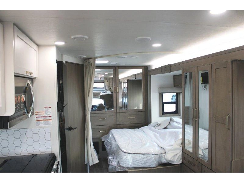 Entegra Coach Odyssey 24b 2027 alt