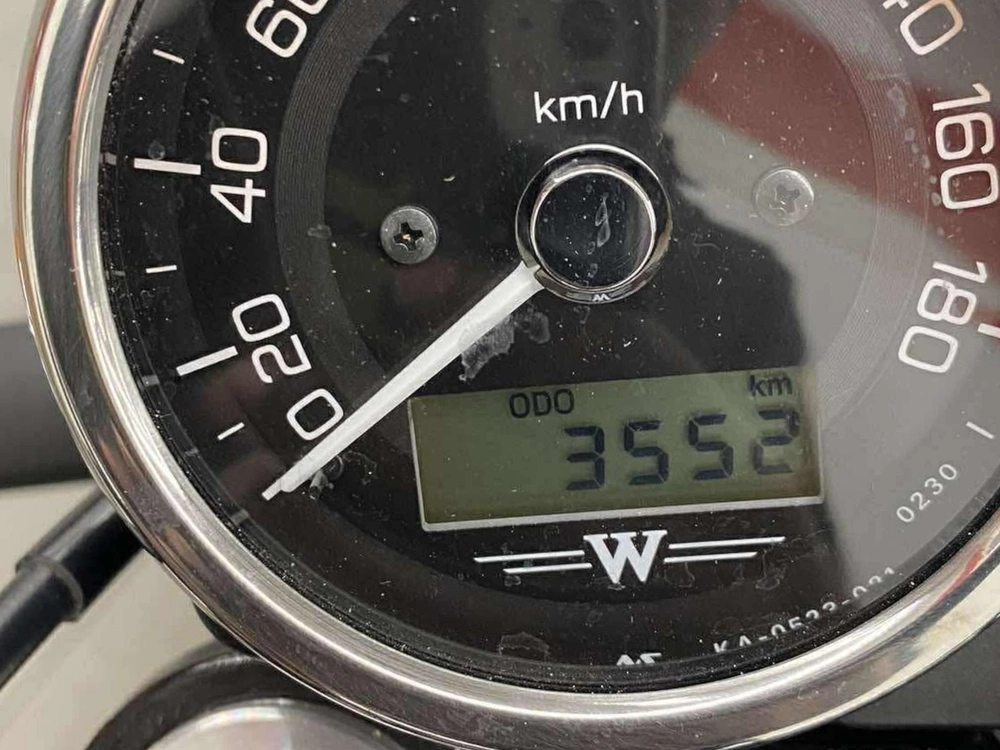 2023 Kawasaki W800 alt