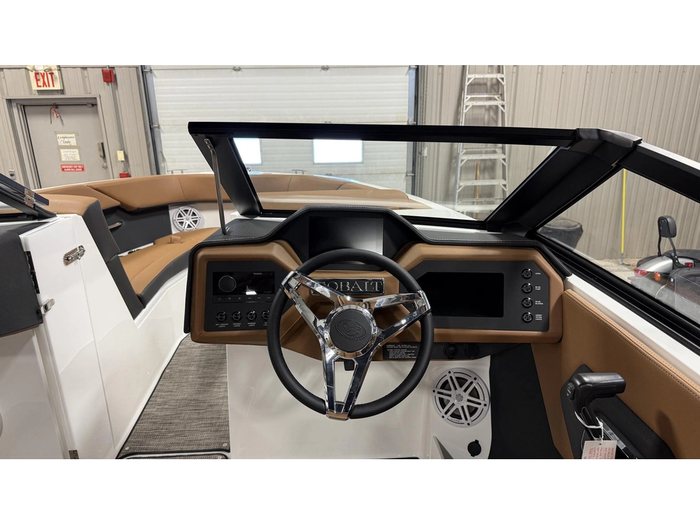 2027 Cobalt Boats Cs23 alt
