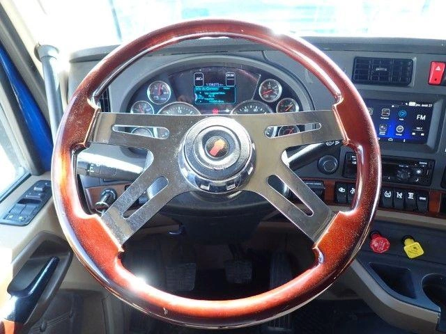 Kenworth T680 2021