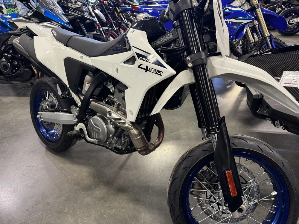 2025 Suzuki Dr-z4sm alt