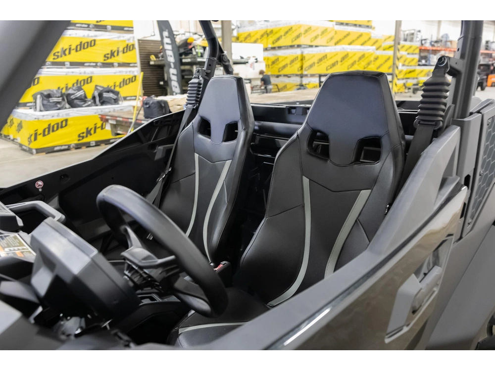 2026 Can-am Commander 1000 Xt 6gtd alt