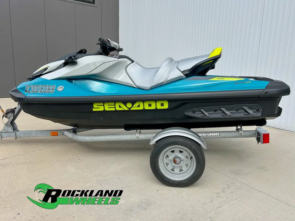 2026 Sea-Doo GTI 130 SE with KARAVAN PWC TRAILER