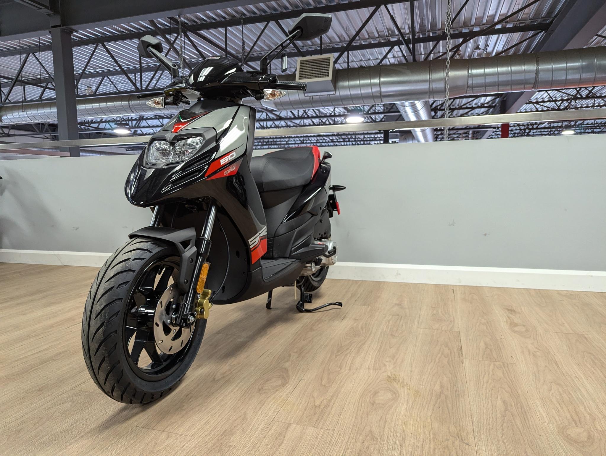 2027 APRILIA SR 50 MT 4T