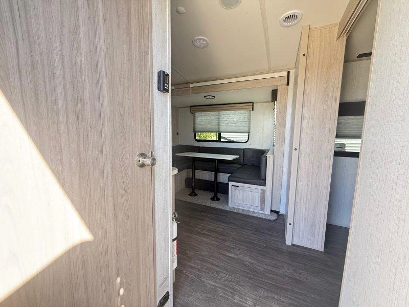 2022 Cruiser Rv Shadow Cruiser 239rbs