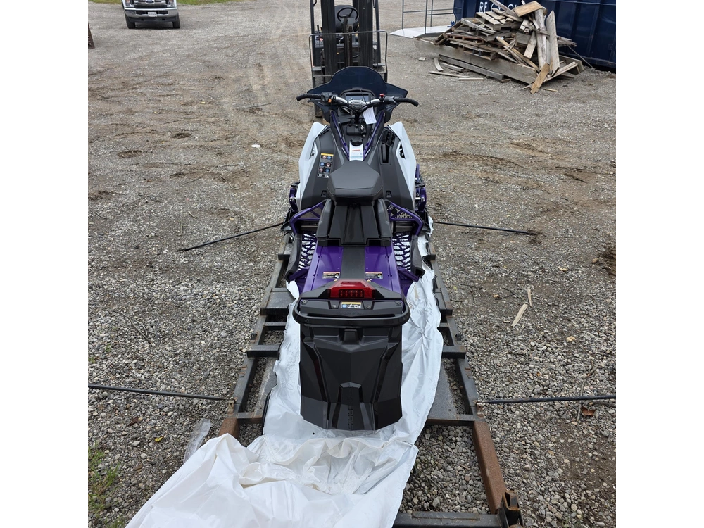 2027 Polaris 9r Indy Vr1 137 alt
