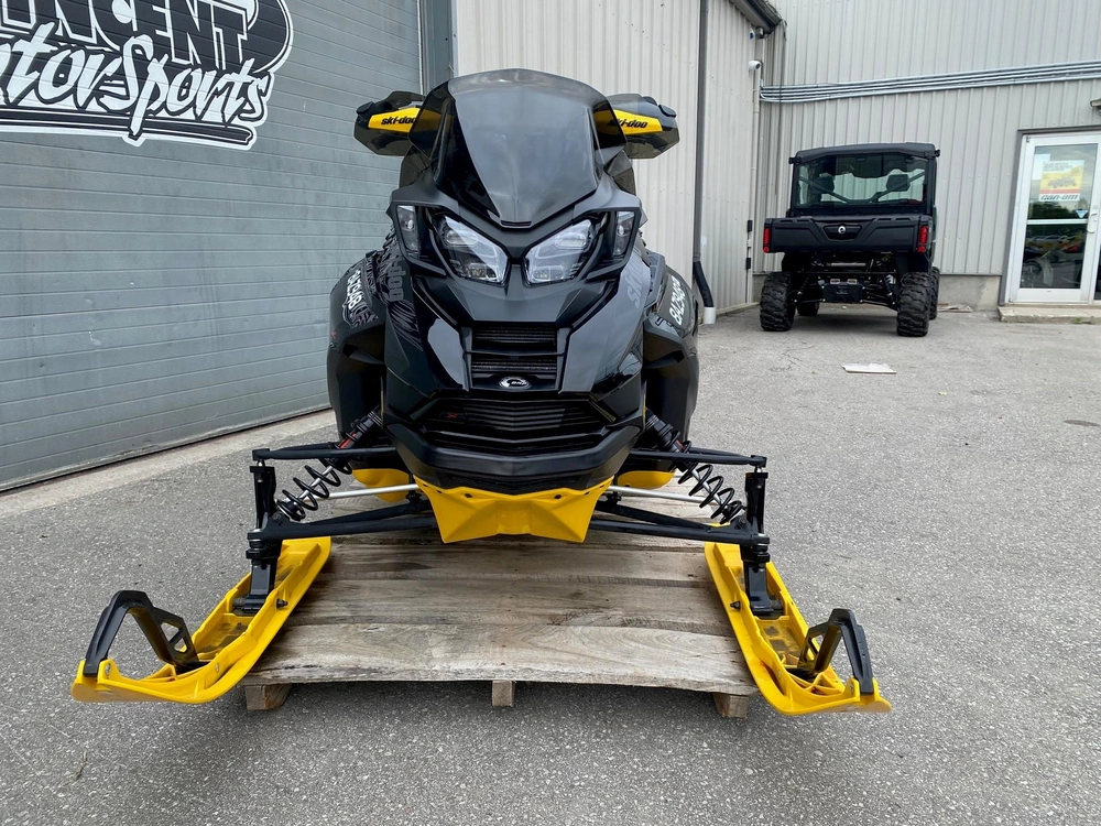 2026 Ski-doo Renegade X 900 Turbo R alt