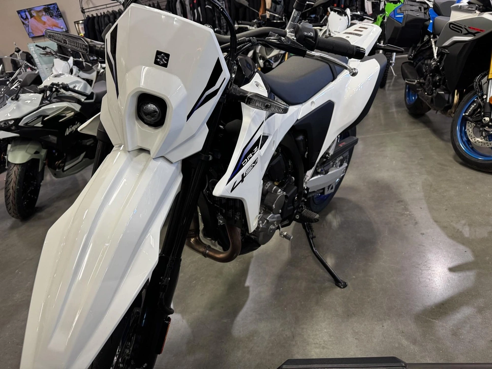 2025 Suzuki Dr-z4sm alt