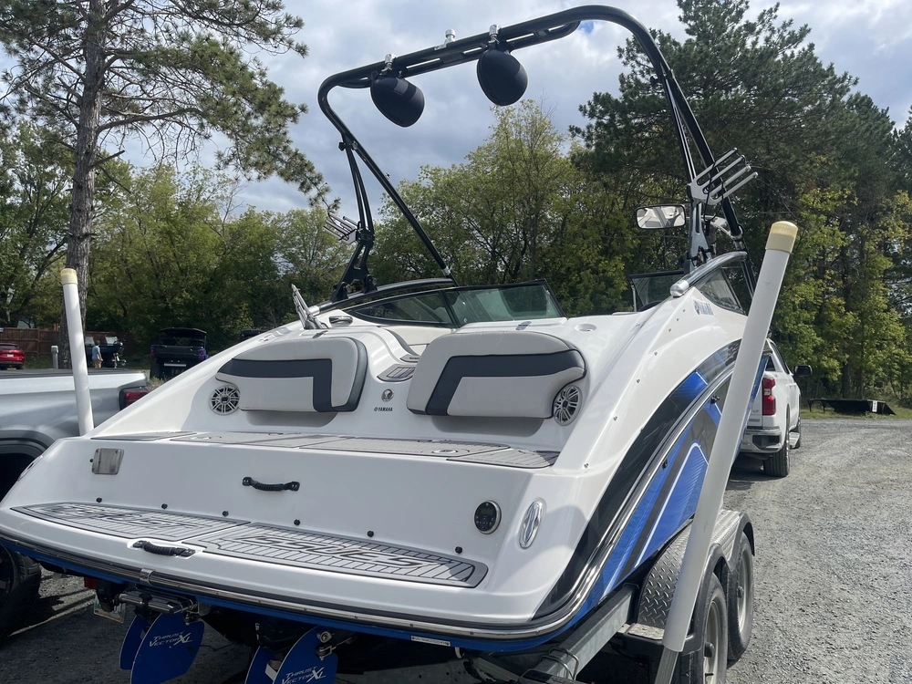 2014 Yamaha 212x alt