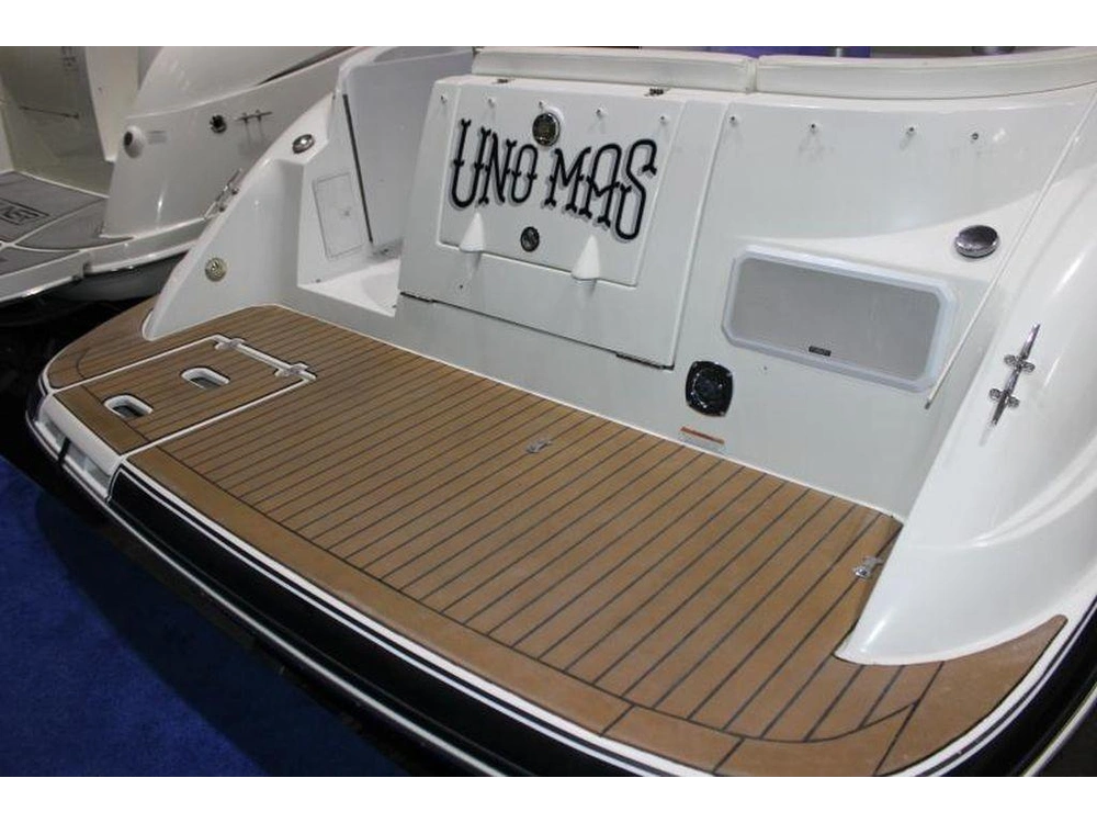 2011 Cruisers Yachts 300 Express alt