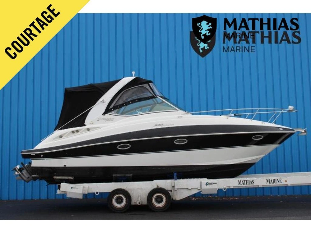 2011 Cruisers Yachts 300 Express alt