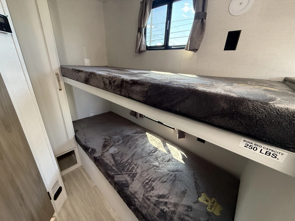 2027 Kz-rv Sportsmen Classic 180bh alt