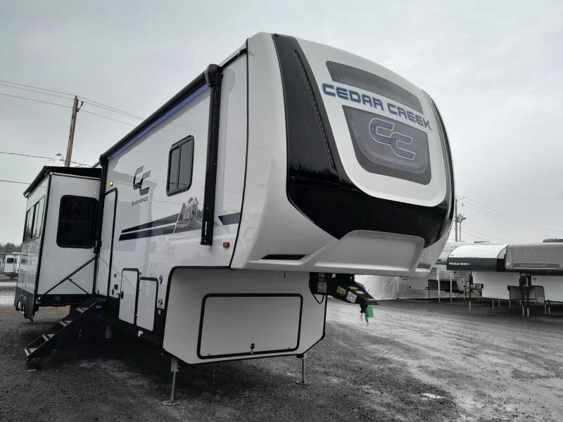 Forest River Cedar Creek 3525lf 2024 alt