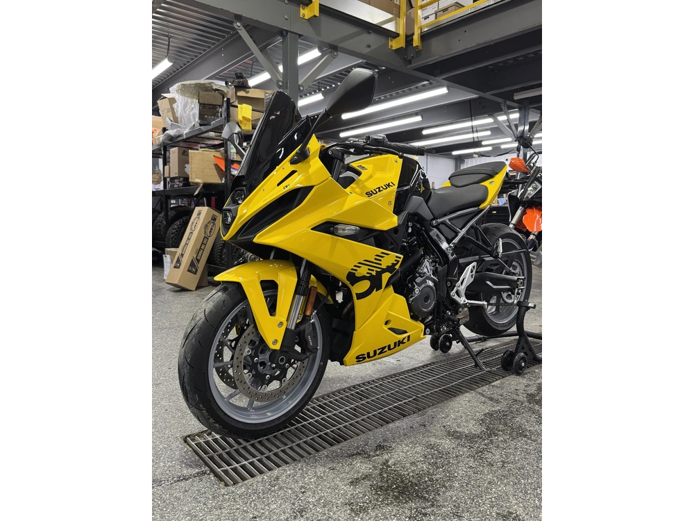 Suzuki Gsx 8r 2025 alt
