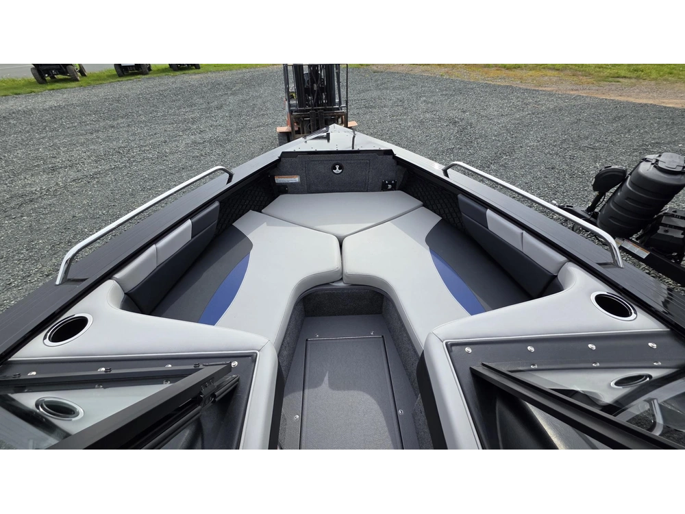 2022 Princecraft Platinum 186 alt