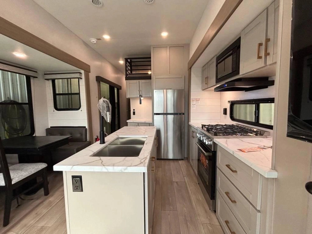 Jayco Jay Flight Bungalow 401loft 2027 alt