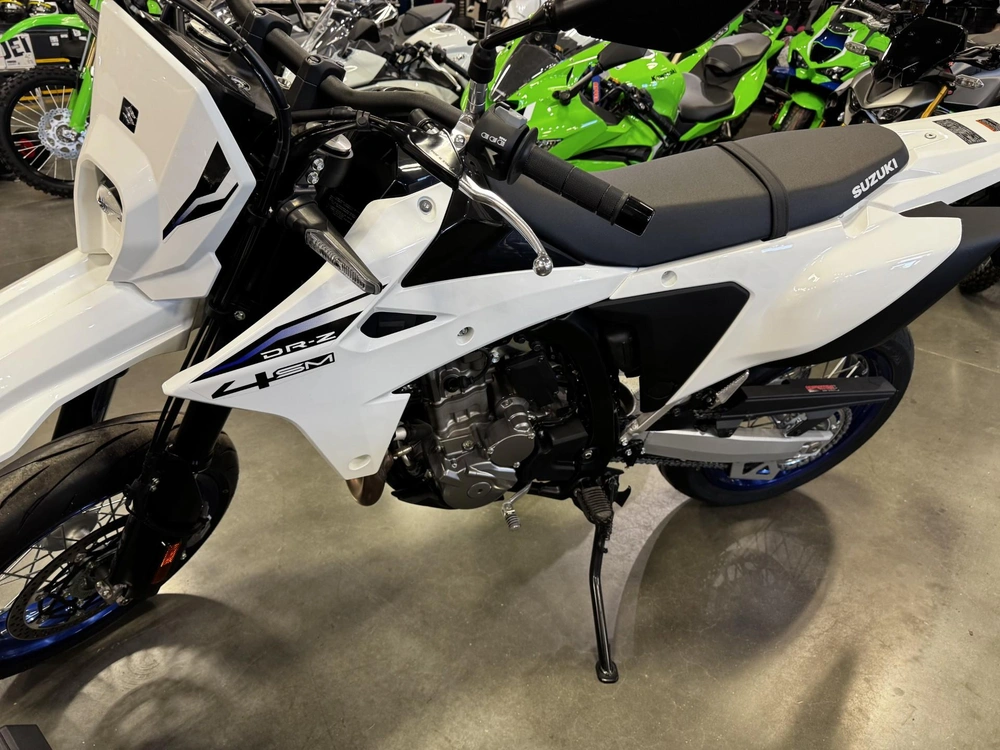 2025 Suzuki Dr-z4sm alt