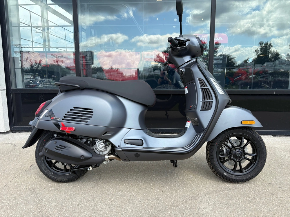 2027 Vespa Gts 310 Super Sport alt
