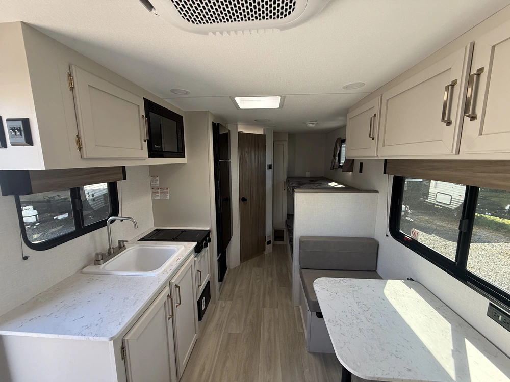 2027 Kz-rv Sportsmen Classic 180bh alt