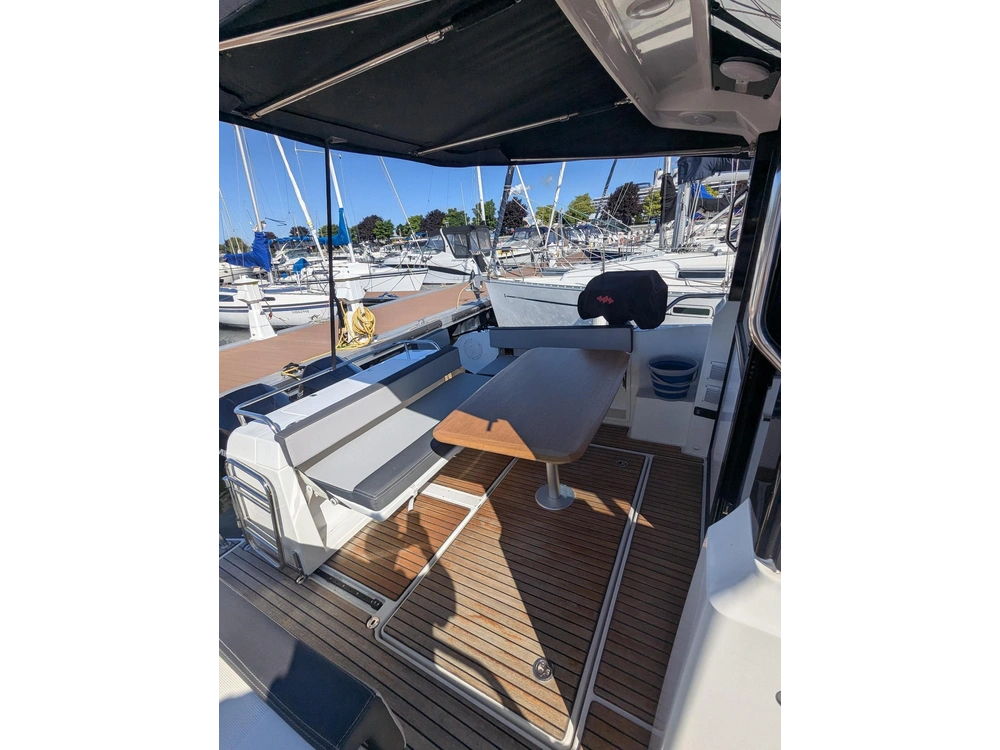 2023 Jeanneau Nc 895 Sport alt