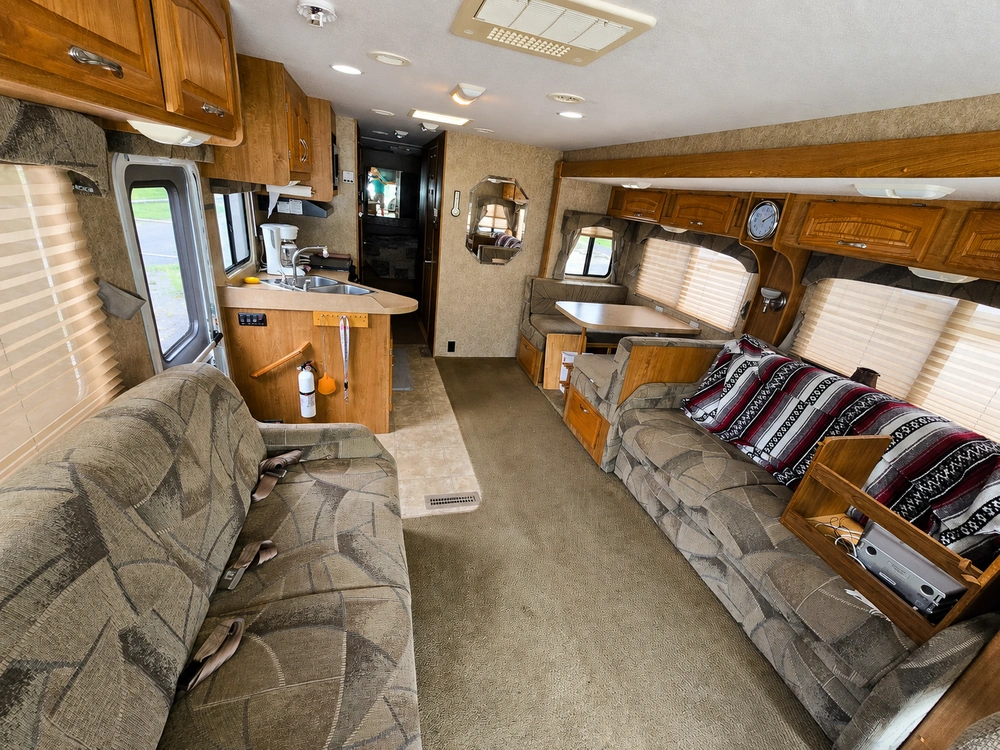 2006 Georgie Boy Pursuit alt