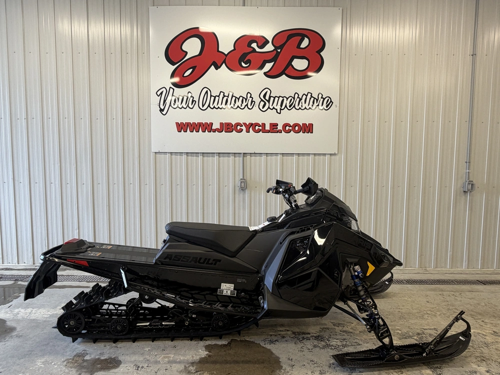 2027 Polaris Boost Sb Aslt Nrw 146 alt