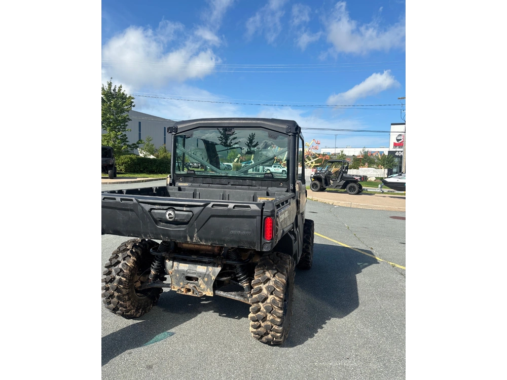 2024 Can-am Limited alt