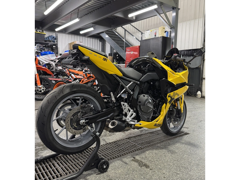 Suzuki Gsx 8r 2025 alt