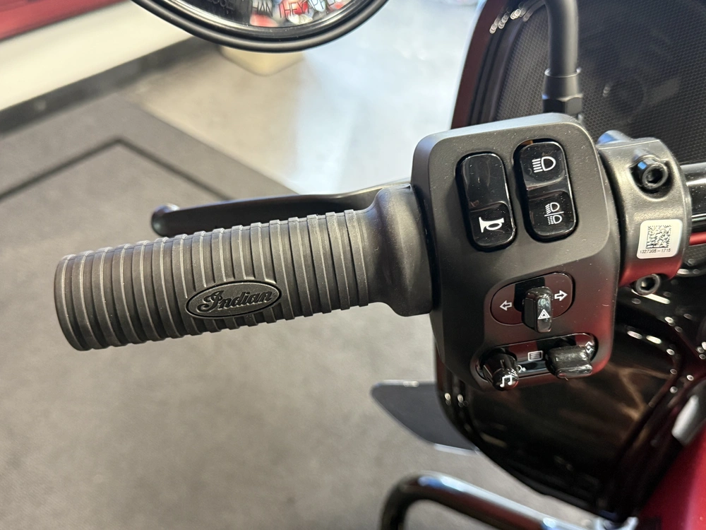 2026 Indian Motorcycle Challenger Dark Horse® alt