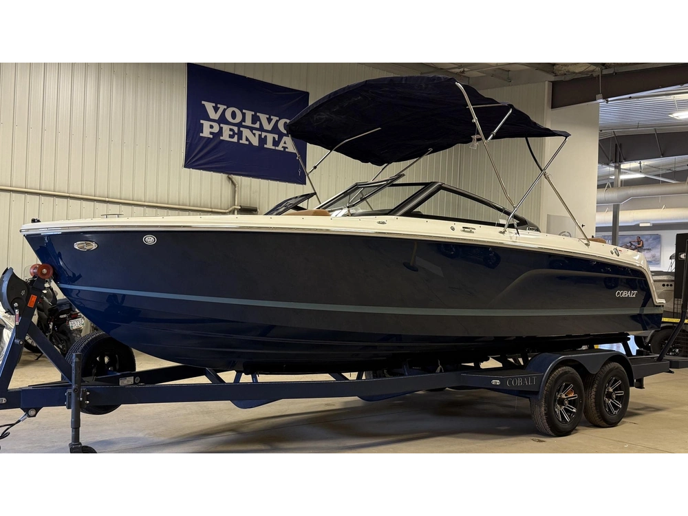 2027 Cobalt Boats Cs23 alt