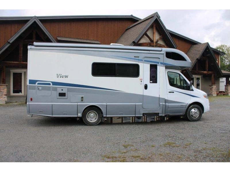Winnebago View 24d 2021 alt