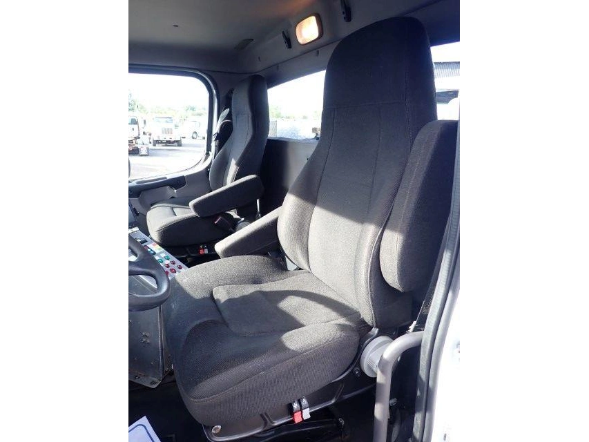 Freightliner 114sd 2013