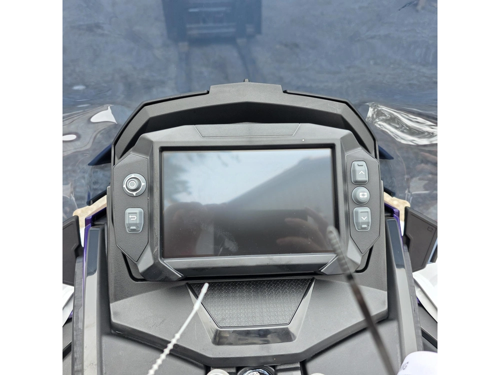 2027 Polaris 9r Indy Vr1 137 alt