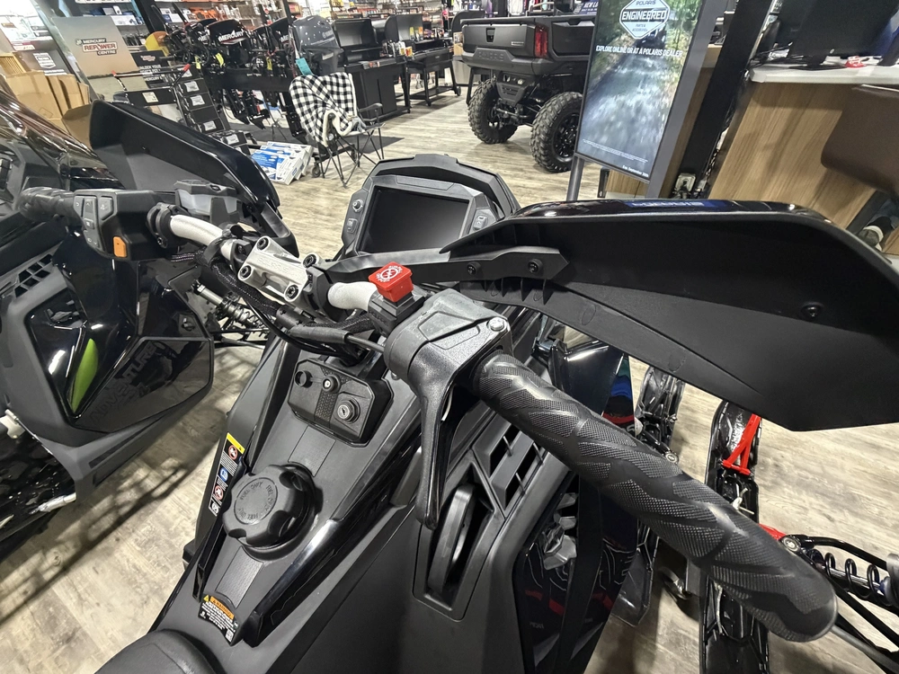 2027 Polaris 9r Sb Assault 146 alt