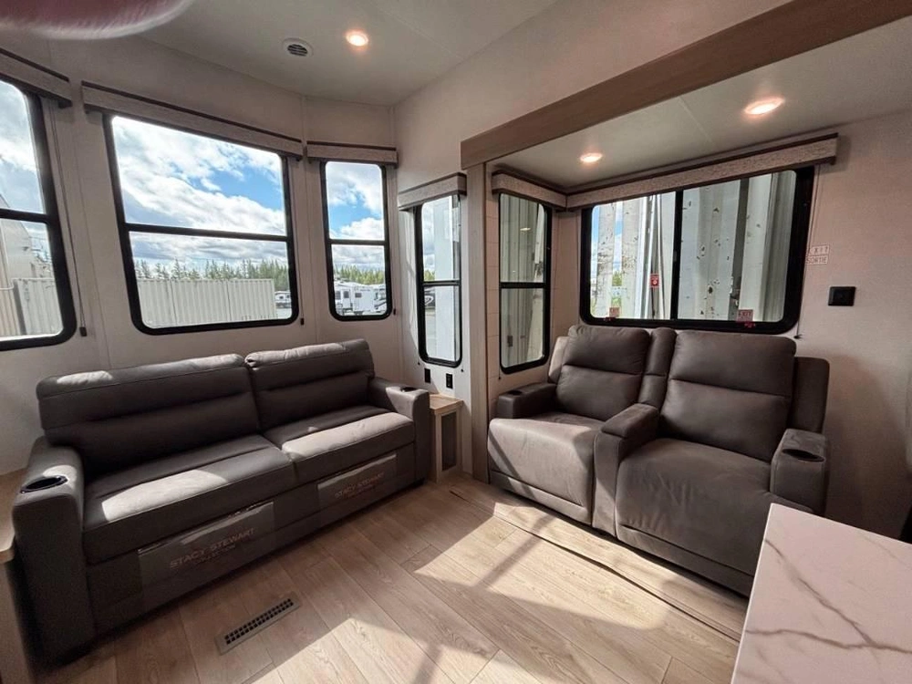 Jayco Jay Flight Bungalow 401loft 2027 alt