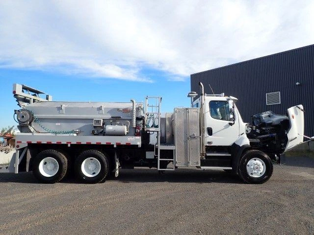 Freightliner 114sd 2013
