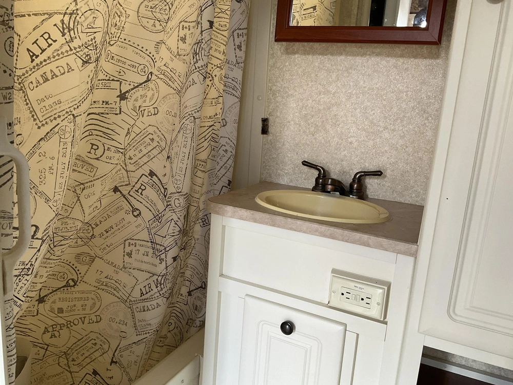 2008 Keystone Rv Outback 23krs alt