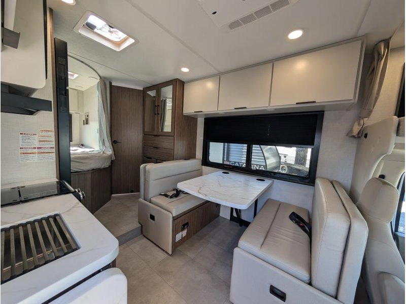 Thor Motor Coach Echelon Lc21 2027 alt